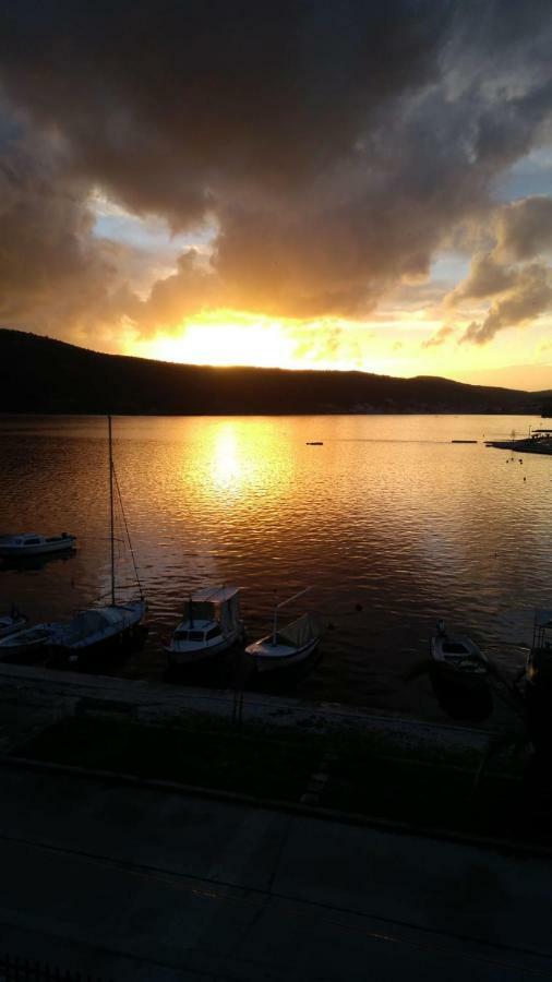 Sea View Apartment Sunrise Poljica & Blue Lagoon Rent A Boat Exterior photo
